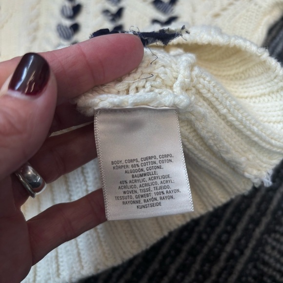 Knitted and Knotted XL Sweater cable knit ribboned - Picture 13 of 13